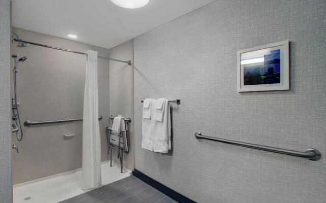Hampton Inn & Suites Syracuse Dewitt