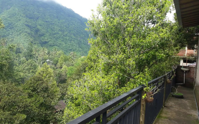 Sugi Gede Homestay