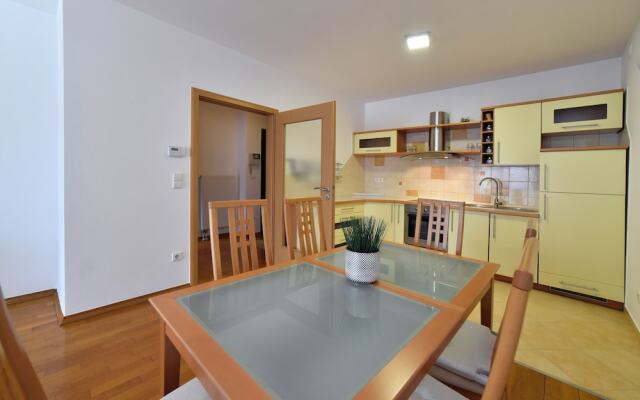LXXVII Apartment