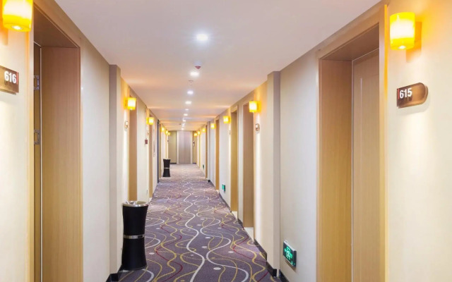 Super 8 Hotel