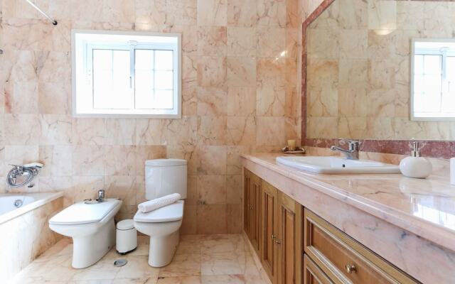Caparica Beach Villa by Homing