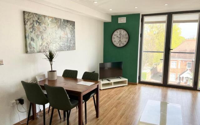 Castle Quarter Apartment with Free on site Parking