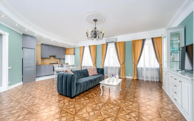 Трехкомнатная квартира на Казанской улице,45