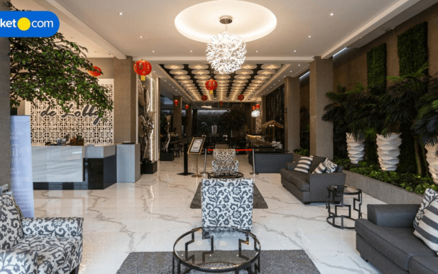 De Lobby Suite Hotel