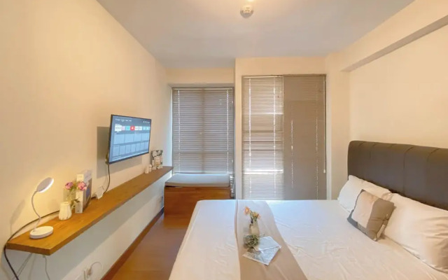 Homey And Good Place Studio At Tifolia Apartment