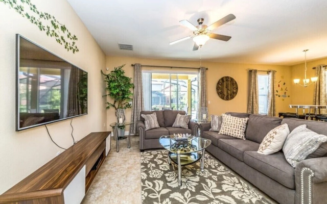 6-Bedroom Villa in Davenport 5377OA