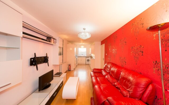 Beautiful West Ken One Bed Apartment