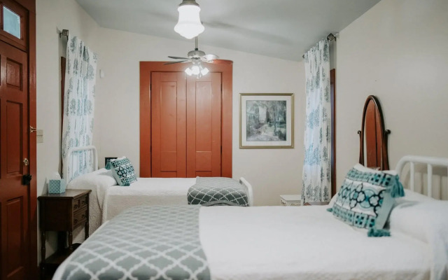 Bois Des Chenes Bed & Breakfast Inn
