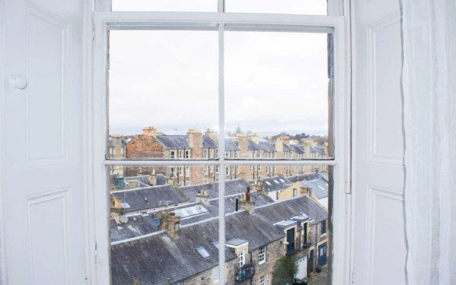 Stylish 4 Bedroom Stockbridge Home