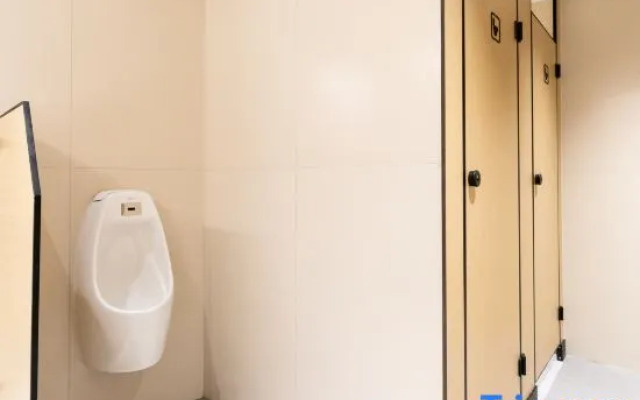 ZaiRenhai Youth Apartment