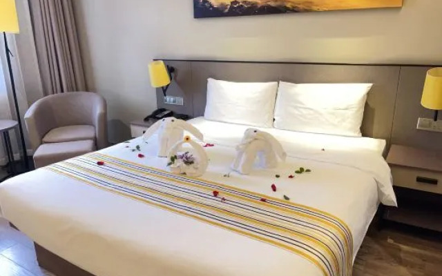 Homeinn Plus Hotel (Hefei Huaihe Road Pedestrian Street)