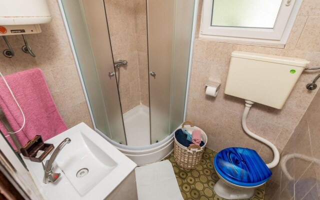 Amazing Apartment in Banjol With 2 Bedrooms and Wifi