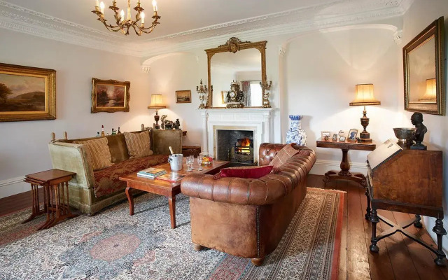 Broomfield House