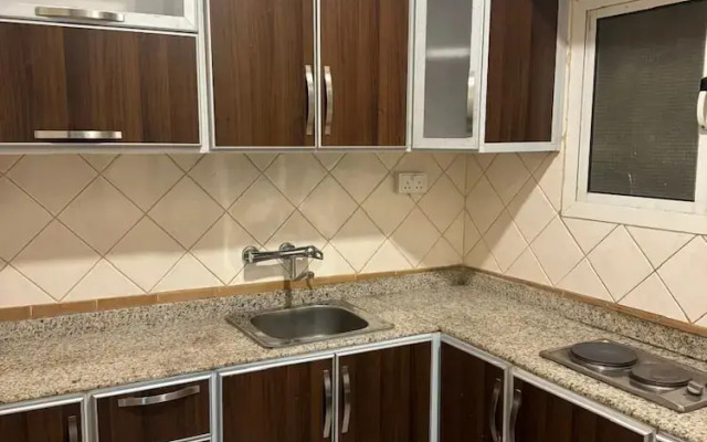 Al Thanaa Al Raqi Serviced Apartments
