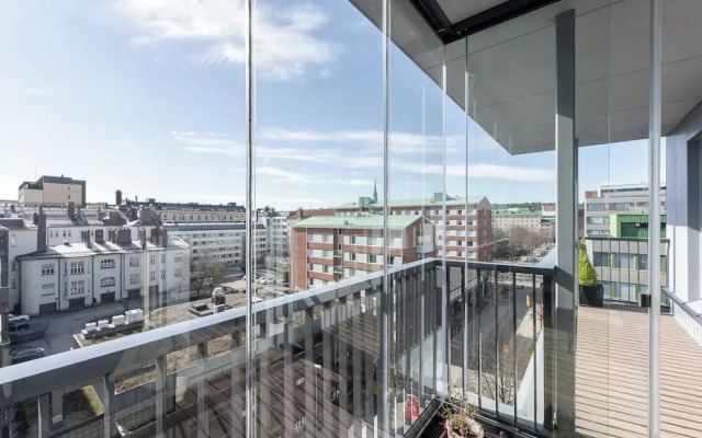 Luxurious 1BR Penthouse with Balcony
