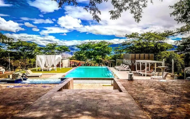 Tunas & Cabras Hotel