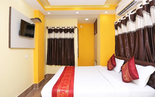 OYO 9975 Hotel Asmeet