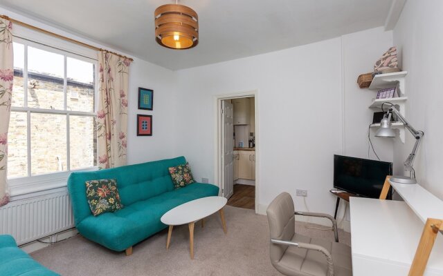 2 Bedroom Flat In South London