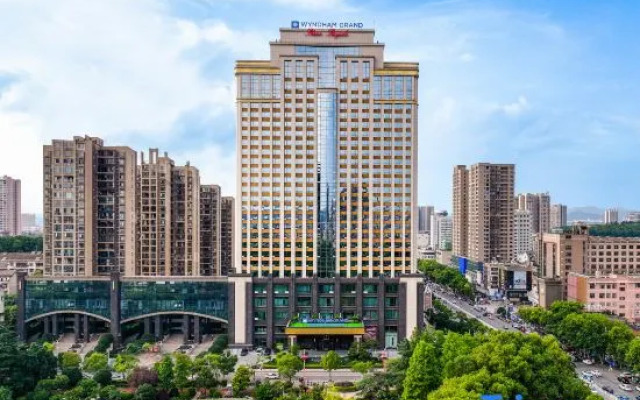 Wyndham Grand Plaza Royale Loudi