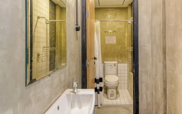 KoolKost near Tunjungan Plaza - Caters to Women