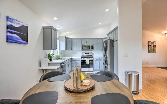 Pet-friendly Bend Home w/ Hot Tub & Patio!