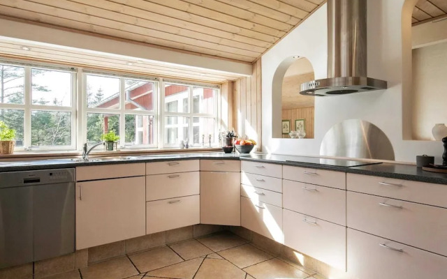 10 Person Holiday Home in Albaek
