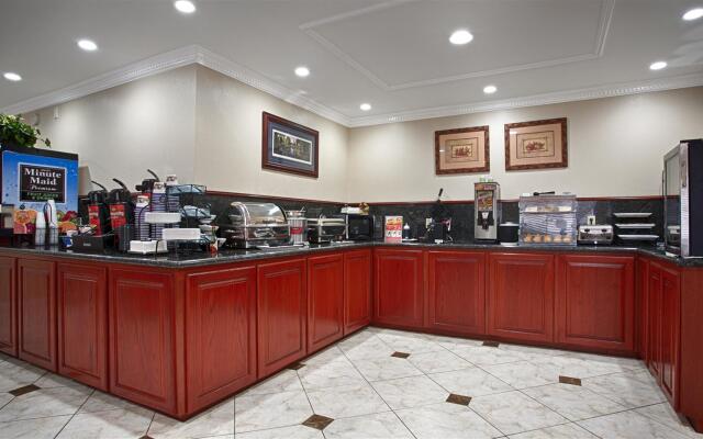 Best Western Pineywoods Inn