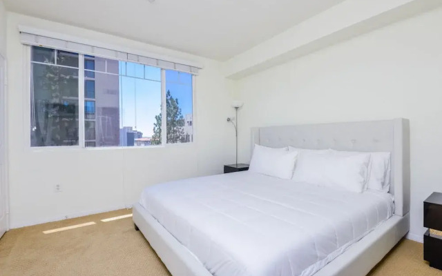 Pelicanstay in Downtown San Diego