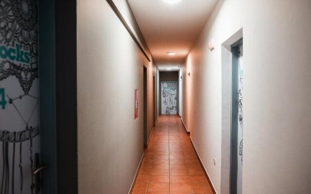 Moon Rocks Hostel