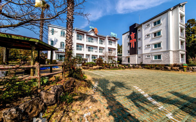 Jungmun JejuHue Pension