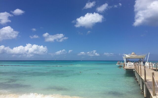 Apartaments at Cadaques Caribe