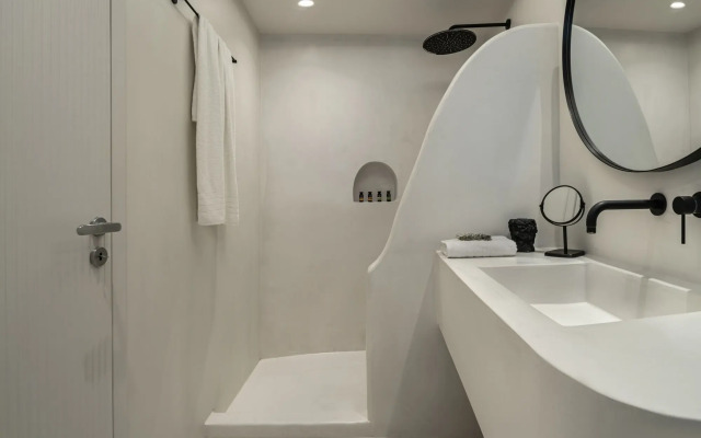 Akra Suites & Spa