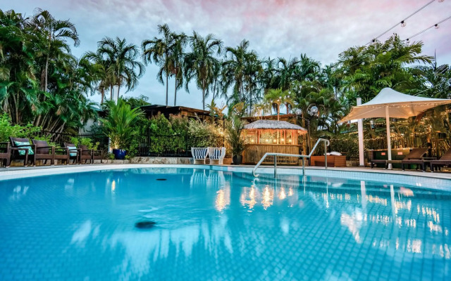 Palms City Resort