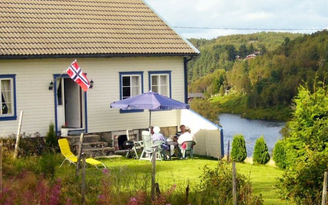 6 Person Holiday Home in Lyngdal