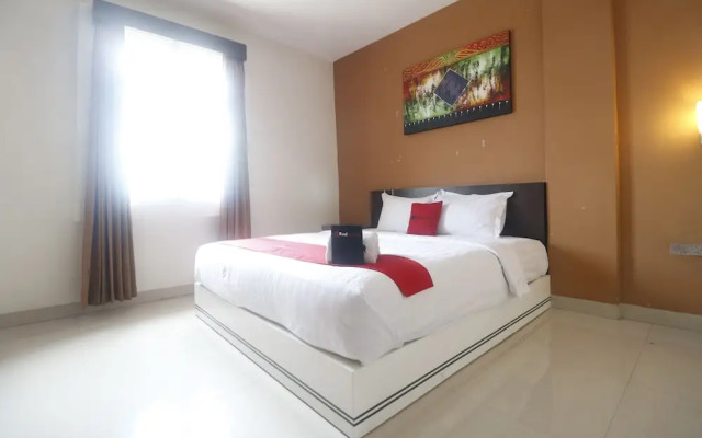 RedDoorz Plus near Universitas Negeri Makassar