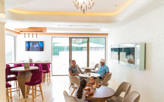 Hotel Kadmo by Aycon