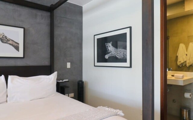 w Industrial Loft With Balcony in Barranco