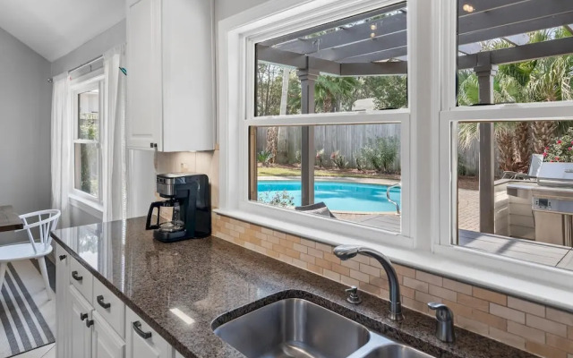 "the Beachy House" 27 Sandestin Estates