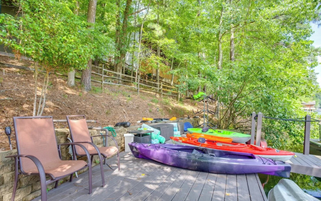 Lake Access: Waleska House w/ Floating Dock!
