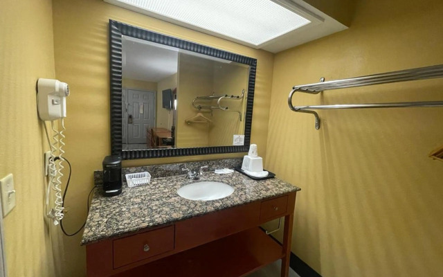 Holiday Inn Express Louisville Northeast by IHG