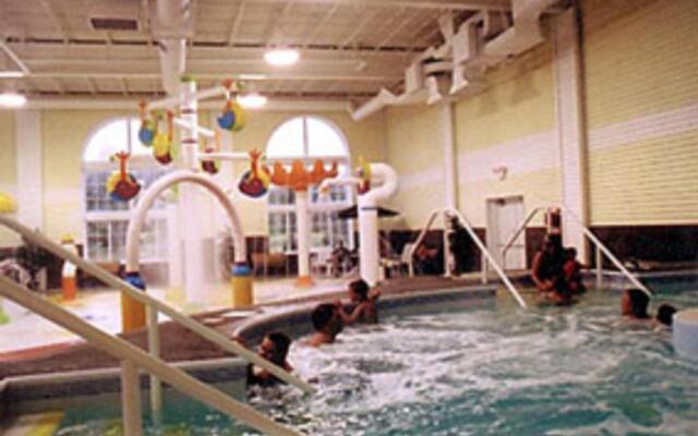 Grand Mackinaw Beachfront and Waterpark