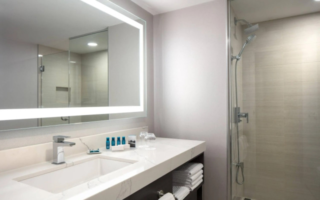 Delta Hotels by Marriott Vancouver Downtown Suites