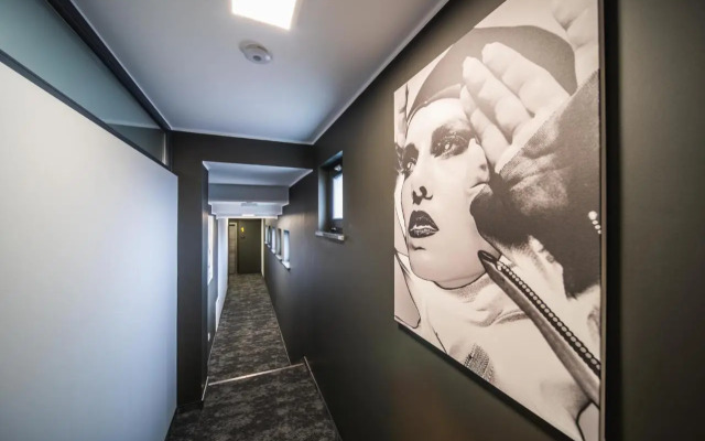 Rustica Rooms