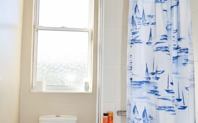 Modern 2 Bedroom Apartment in Central Edinburgh