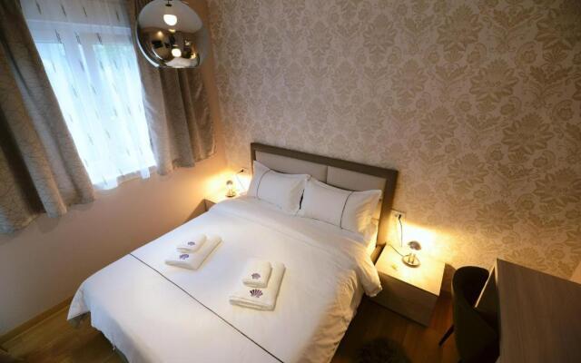 Zoilo Rooms
