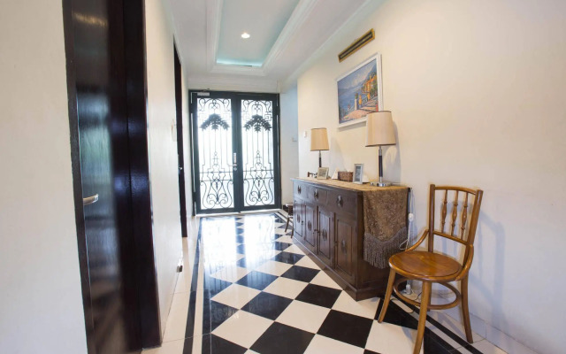 RedDoorz Plus near Pondok Indah Mall