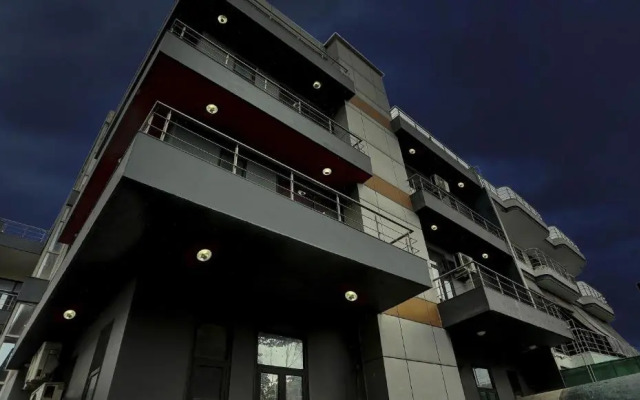 OYO Townhouse 764 Hotel Happy Keys Townhouse