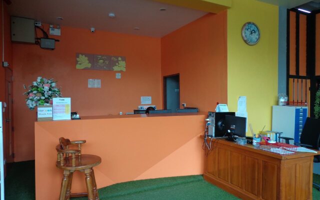 First & Frang Hotel