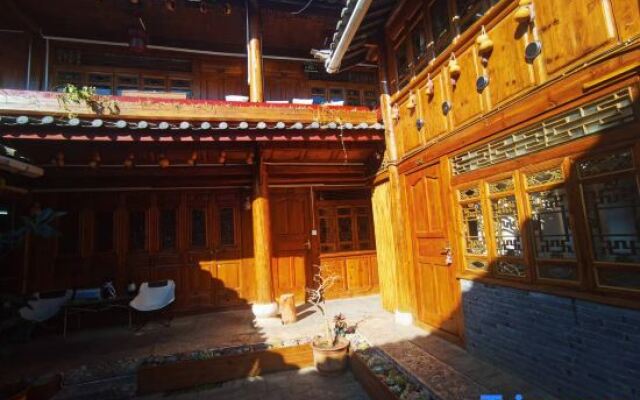 Lijiang Mengenju Inn
