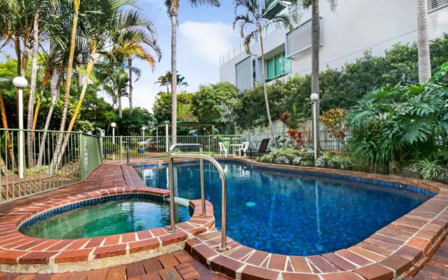 Superb 1 Bedroom Apartment Near the Beach